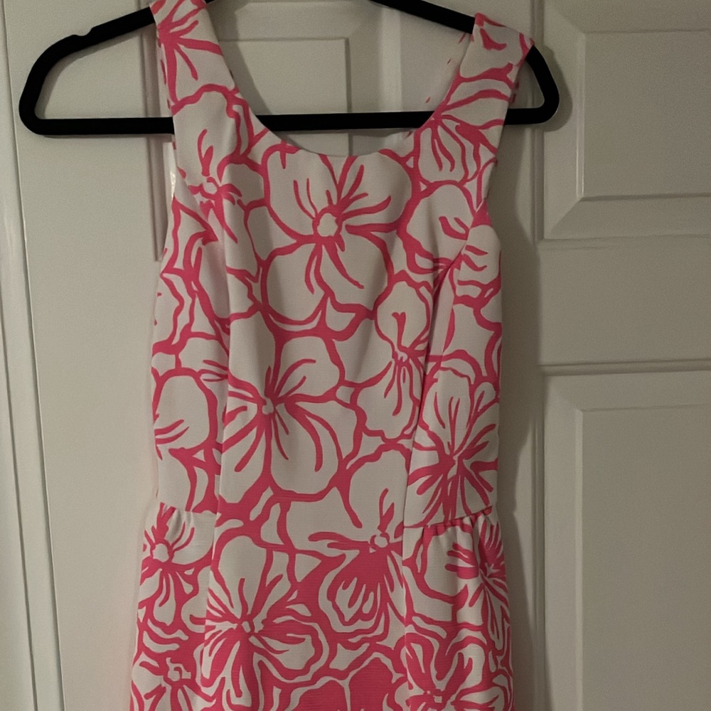 Pink/white Lilly Pulitzer dress. Size small.